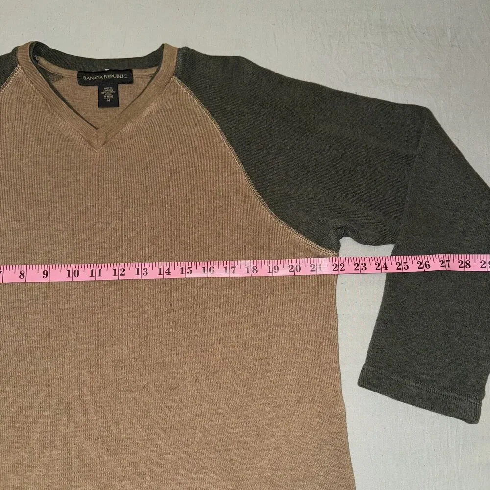 Banana Republic Sweater Men's Medium Tan 100% Cotton V-Neck Long Sleeve Pullover